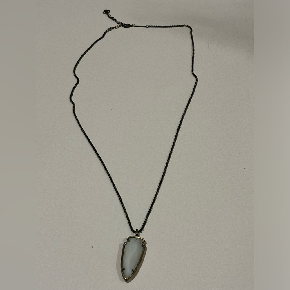 Kendra Scott necklace